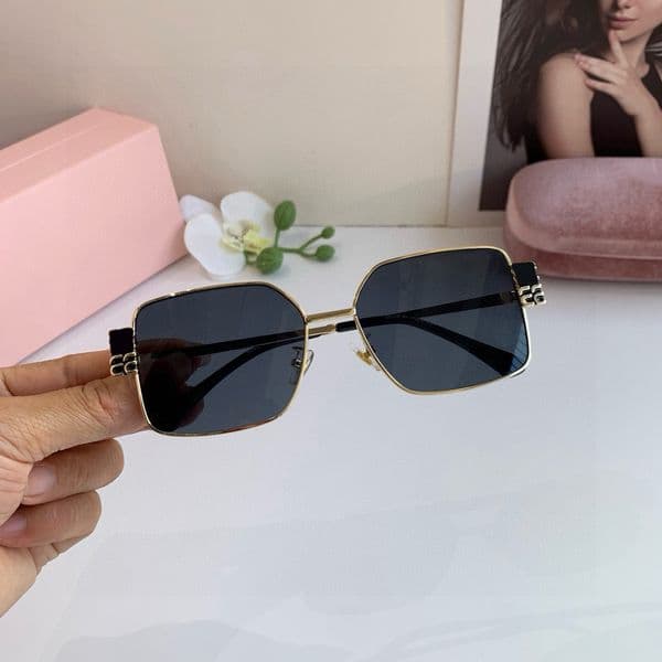 Designer for Women Men MM Letter Logo Fashion Big Square Frame UV Protection Outdoor Beach Sunglasses Travel Essential