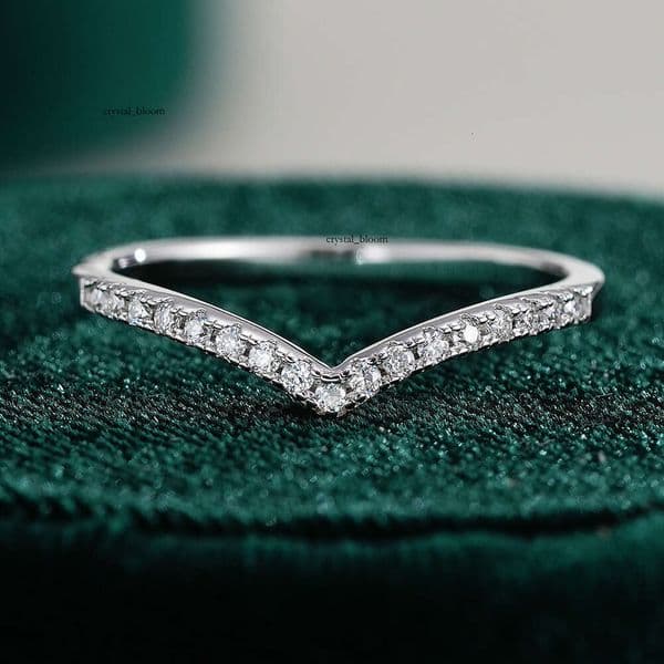 Simulated Stone V-shaped Row Women's Cluster Crown Single Tail Ring Stackable 925 Silver Moissanite