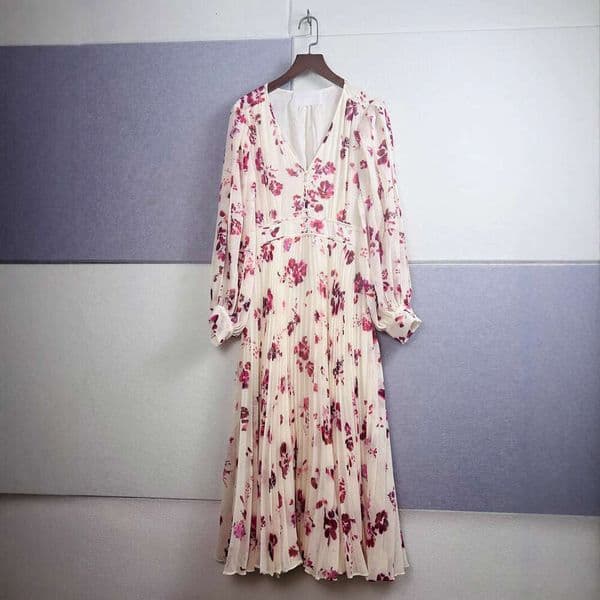 French niche 2026 spring designer fashionable A12 double rose print pleated modern elegant V-neck midi skirt