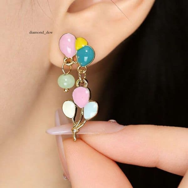 Fresh macaron-colored balloon earrings with a unique design, elegant and cute, long style, suitable for everyday wear