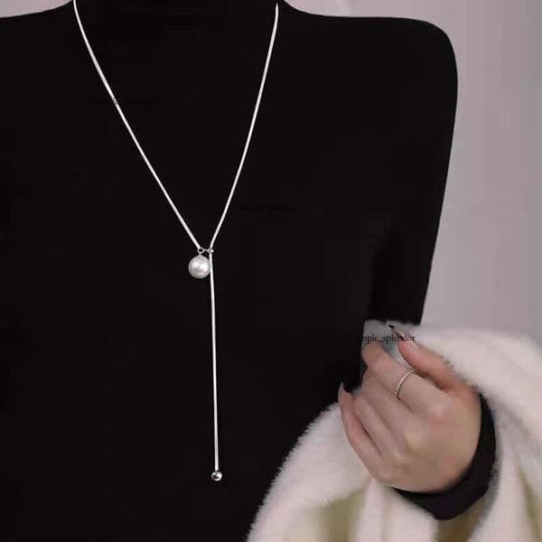 Long pearl tassel sweater chain for women, autumn/winter 2025 new style, light luxury hoodie chain, elegant niche accessory necklace