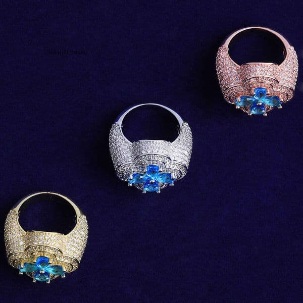2026 Jewelry New Flower Shape Hip Hop Exaggerated Super Sparkling Diamond Trendy Four-Leaf Clover Ring