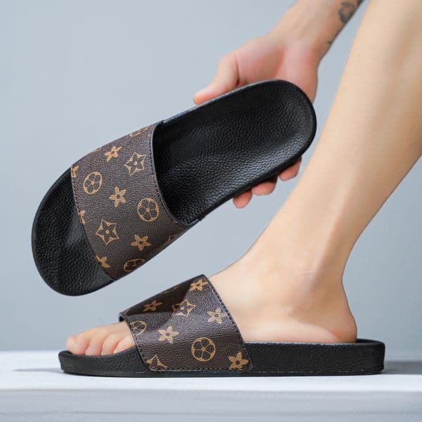 Luxury Fashion Slippers 2026 Men's Vintage Monogram Flip Flops, Plus Size Summer Beach Slides, Outdoor Casual Sport Slippers Size 39-47