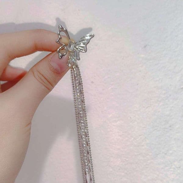 Fairy style~ Super fairy-like, versatile, elegant and gentle, hollow butterfly zircon tassel ear cuff for women without pierced ears