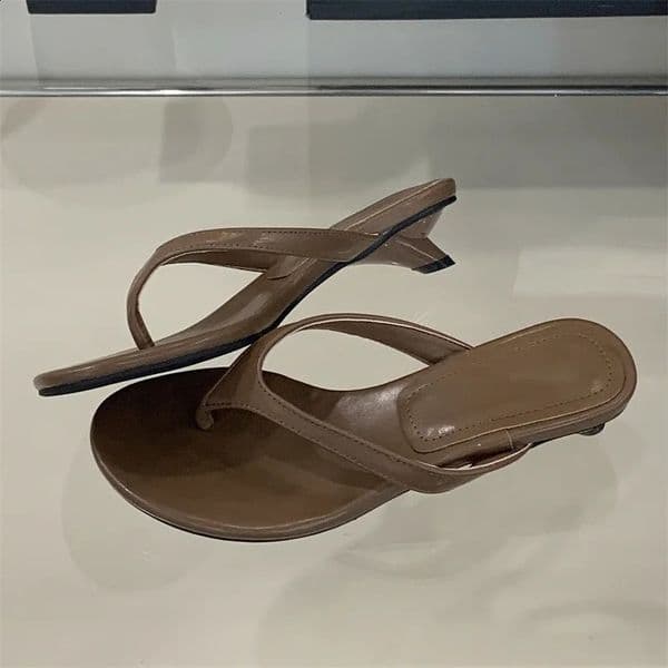 Eilyken Fashion Round Clip Toe Slippers Women Thin Low Heels Beach Casual Shoes Summer Flip Flops Zapatos De Mujer 260318