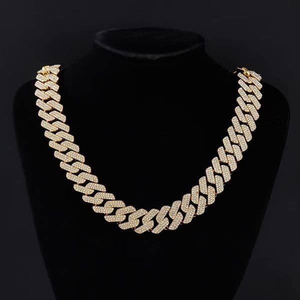 Gold-plated VVS-grade hip-hop style jewelry, a three-row 20mm Cuban chain necklace suitable for both men and women. GRA test.