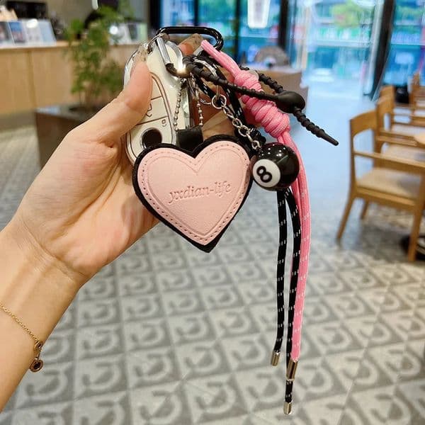 Pink Heart shaped Leather Car Keychain Personalized Mens and Womens Bag Pendant Exquisite Keychain 260318