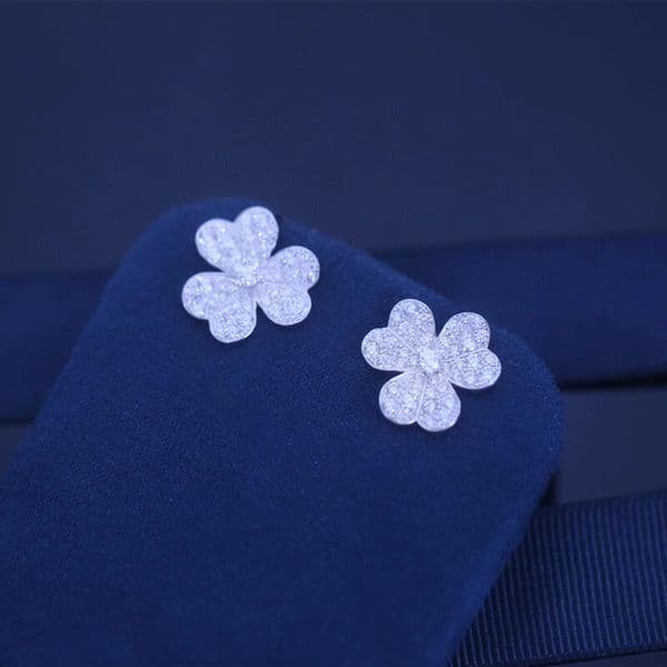 Designer Jewelry Vann cleef JXJs925 Pure Silver Vajra Trivet Clover Earrings for Women Light Exquisite Ear