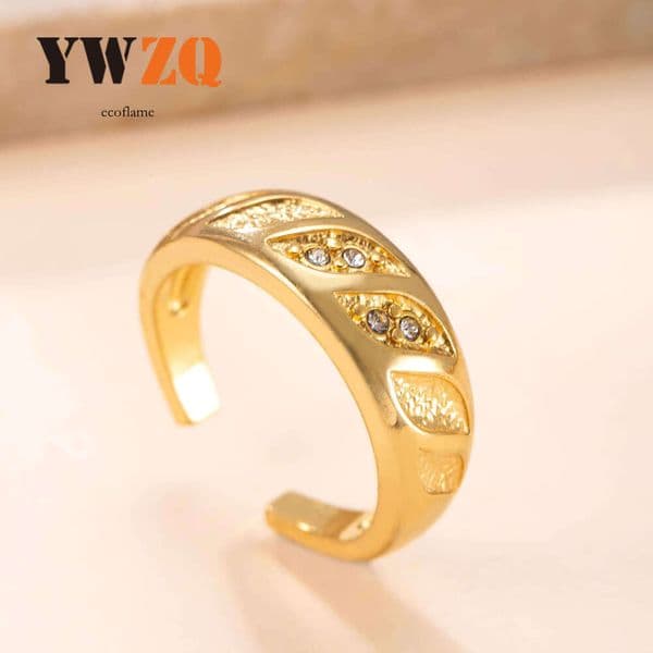 bestseller Sterling Silver 14K 18K Gold ring with cast diagonal pattern and diamond inlay index finger ring light luxury fashion 18k gold-plated titanium steel