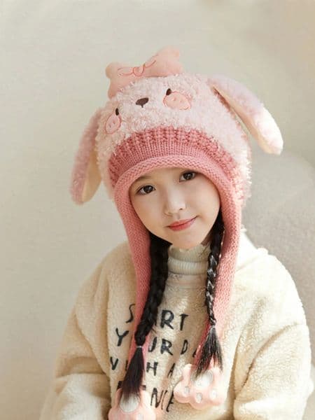 Winter hats for children aged 3 to 10 featuring cute panda patterns are suitable for both boys and girls 260318