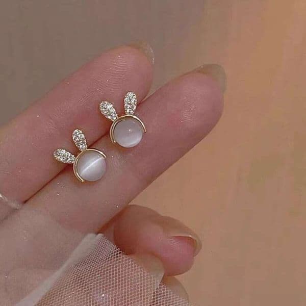 Cat's Eye Stone Cute Bunny for Women 2025 New Popular Model Small Exquisite Elegant High-End Trendy Stud Earrings