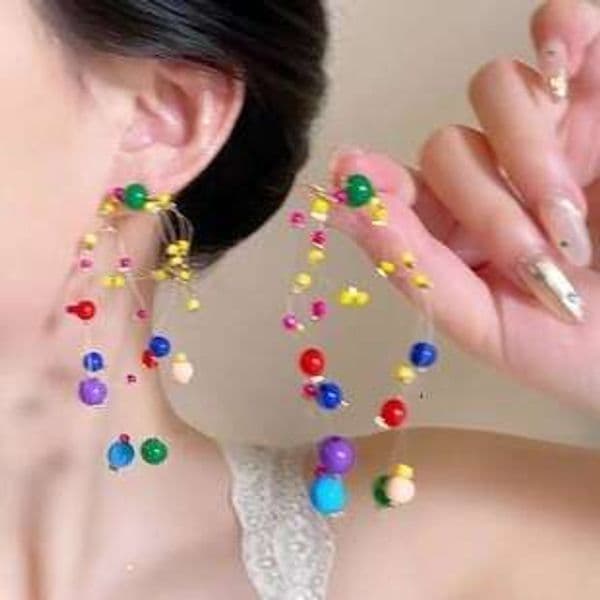 Earrings that can be worn throughout the spring summer seasons~ Resort-style handmade beaded earrings, exquisitely beautiful and versatile