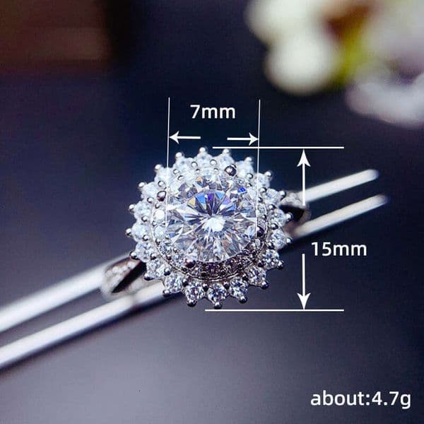 new luxurious elegant ring fashionable and trendy with a ladylike charm sunflower-shaped circular ring for women