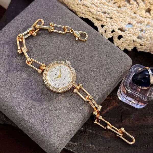 Elegant round Digital Fashion Quartz Watch for Women with Luxury Chain Simple Stylish High-End Sensation Ladies Wristwatch