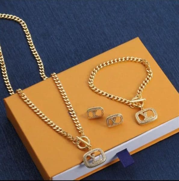 Designer jewelry High quality Roman Alphabet necklace Bracelet earrings fashion set Valentine's Day Christmas Gifts Necklaces