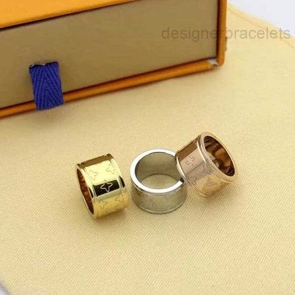 Brand V Ring Classic Four Leaf Flower Wide Face Ring Couple Wedding Ring Stainless Steel Designer Jewelry for Men and Women