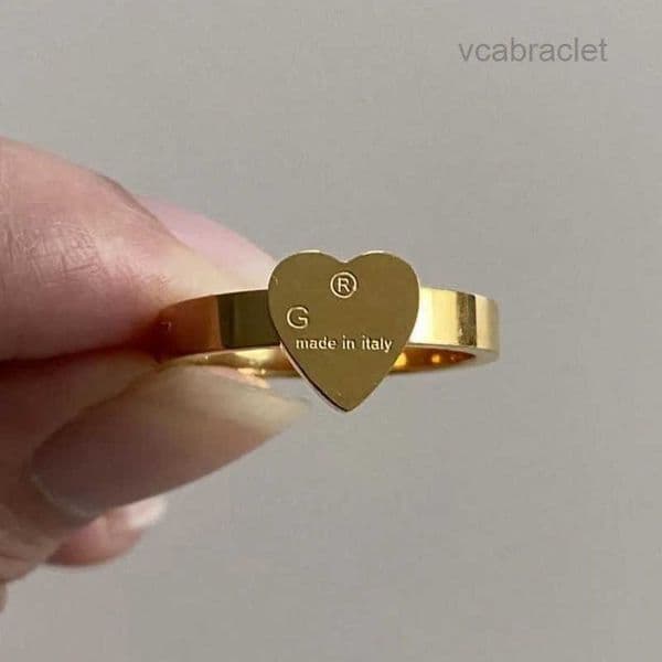 Simple Extravagant Top Quality heart Love Ring 3 Colors Stainless Steel Couple Rings Fashion Women Designer Jewelry Lady Party Gifts