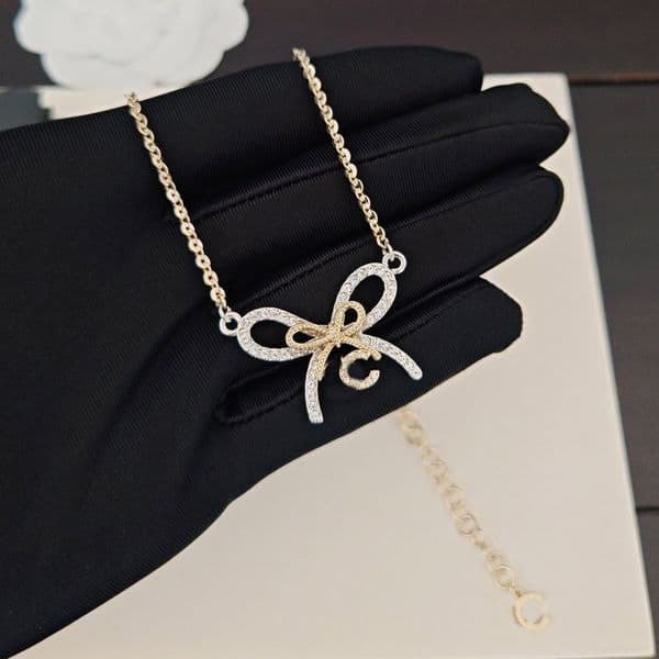 Designer Pendants Necklaces Gold Plated Pearl diamond Titanium Letter C Necklace Sweater Chain Jewelry Accessories chain ccity jhk67g