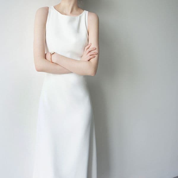 Elegant High-waisted Over-the-knee White Sleeveless Round-neck Tank Dress Designer Dress Stylish And Chic Women's Fashion A-line Dress