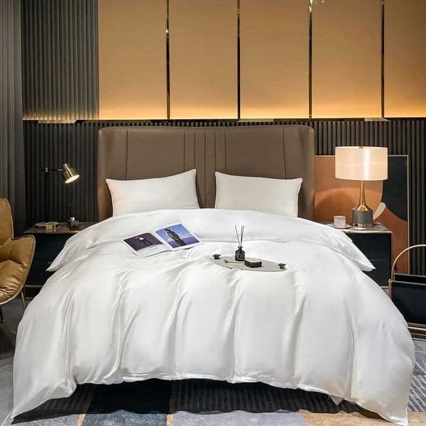 Natural Mulberry Silk Duvet Cover Comfortable Solid Color Quilt Cover Single Double King Size Comforter Cover Soft Skin Friendly C260324