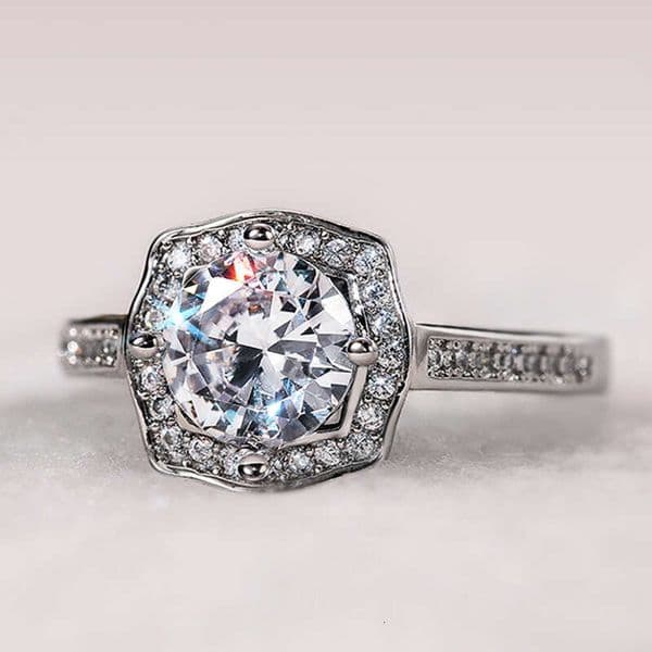 Jewelry ins-style bestseller: Unique square ring with micro-inlaid Moissanite fashionable jewelry for anniversary celebrations