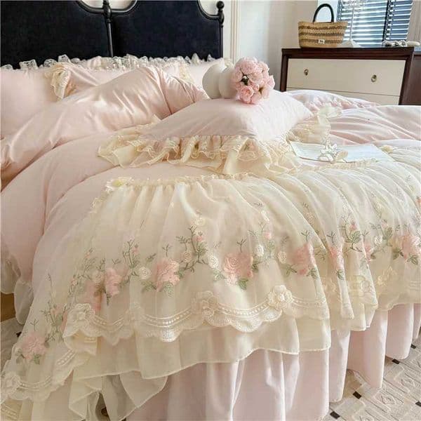 4Pcs Princess Wedding Bedding Set Korean Style Lace Flowers Embroidery Duvet Cover Bed Sheet/Fitted Sheet/Bed Skirt cases C260324
