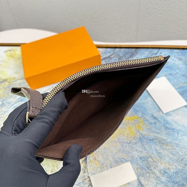 Wallet Designer bag Luxury Leather Wristlet Clutch Wallet large purse men women Zipper iPad mini bags coin purses long card holder large capacity passport checkbook
