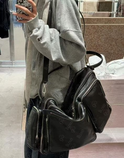 Designer Luxury Travel Exclusive New Model Of Leather Multi Section Zippered Handbag Crossbody Bag With Arm Or Shoulder Strap Suotong260525