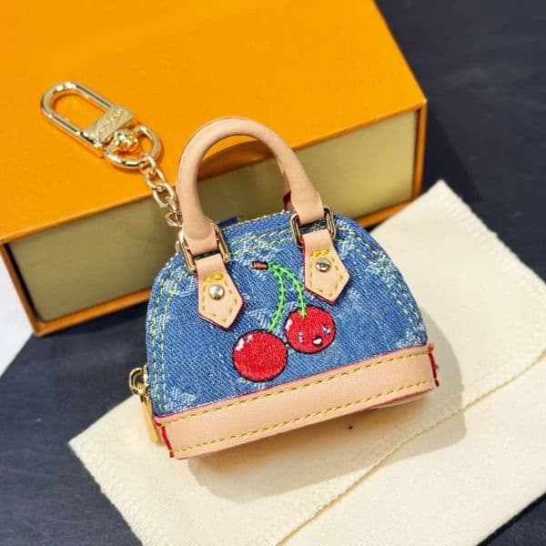 Designer Keychain For Women bag Charm Keyring Fashion Mens Key Chain Leather Keychains Mini Bag Pendant for Men Women Gift