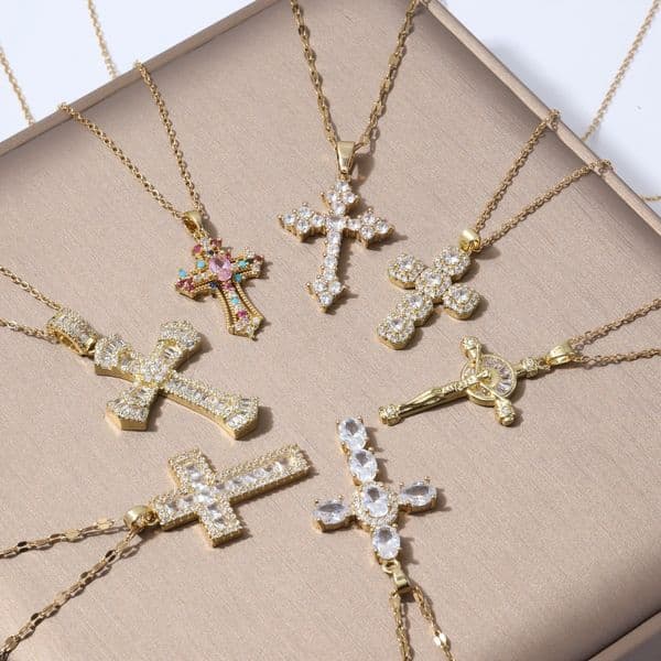 Luxury Brand Designer Jewelry Necklace For Women Colorful Zircon Jewelry Niche Design Full Diamond Cross Pendant Necklace Stainless Steel Collarbone Chain