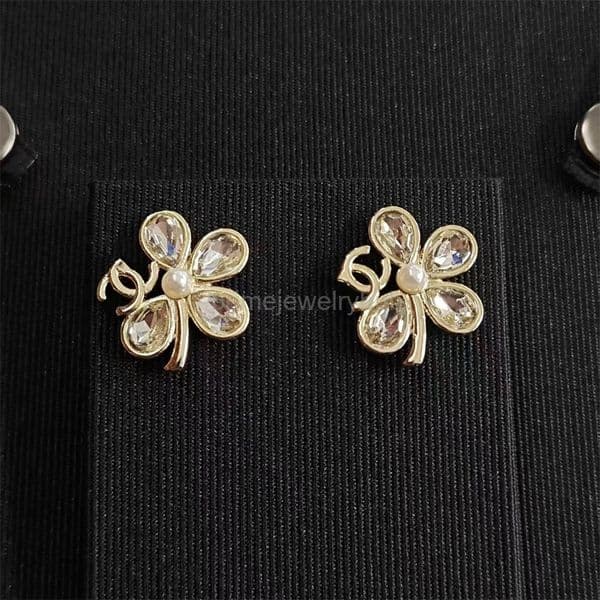cc earrings channels earring 26p Summer Classic Four-leaf Clover Rhinestone Stud Earrings for Women Light Color Elegant Fashion Earrings Designer jewelry