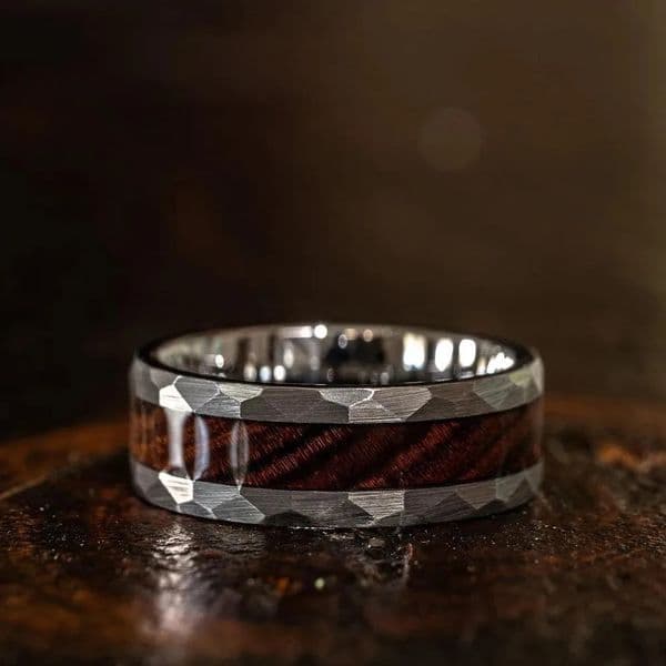 8MM Fashion Hammered Silver Color Men Stainless Steel Rings Koa Wood for Wedding Band Jewelry Party Ring Dropping Ship 260326