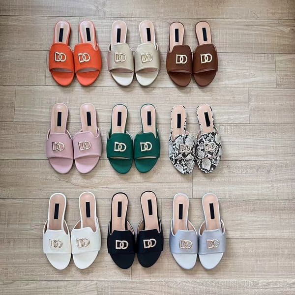Designers DG Lightweight and comfortable summer new style outerwear metal-fastened lettered flat-bottom one-piece beach casual fish-toe slippers