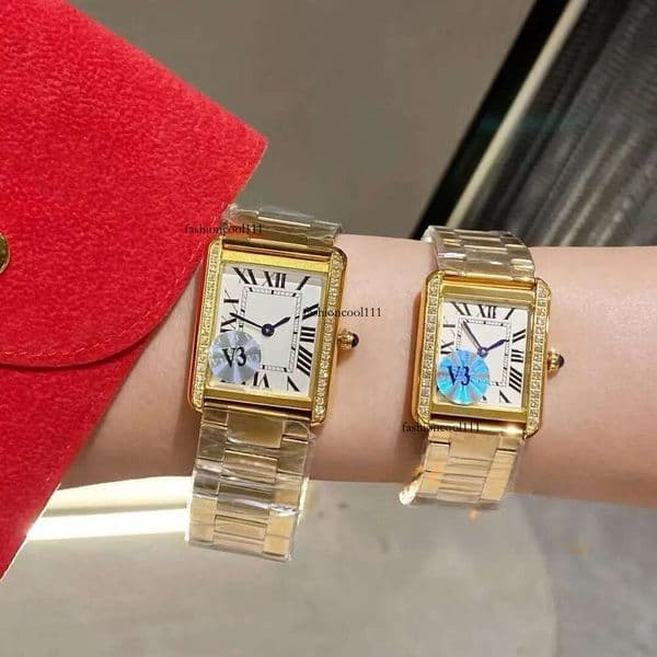 Luxury ladies' watches Stainless steel come in 27mm and 22mm leather straps multiple strap colors to choose from Match with a watch box