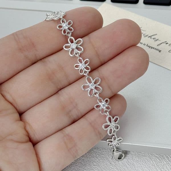 Bracelet Lace Silver Floral Bracelet Light Luxury Vintage Exquisite Versatile Diamond-Studded Daisy Wrist Accessory Simple Niche Accessory Bracelet