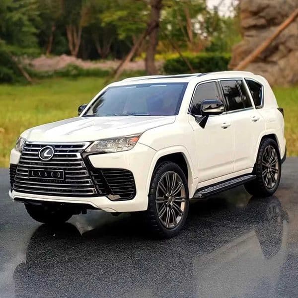 124 LX600 Off-Road in Luxury SUV Model Car Zinc Alloy Pull Back Toy Car with Sound and Light for Kids Boy Girl Gift R251209