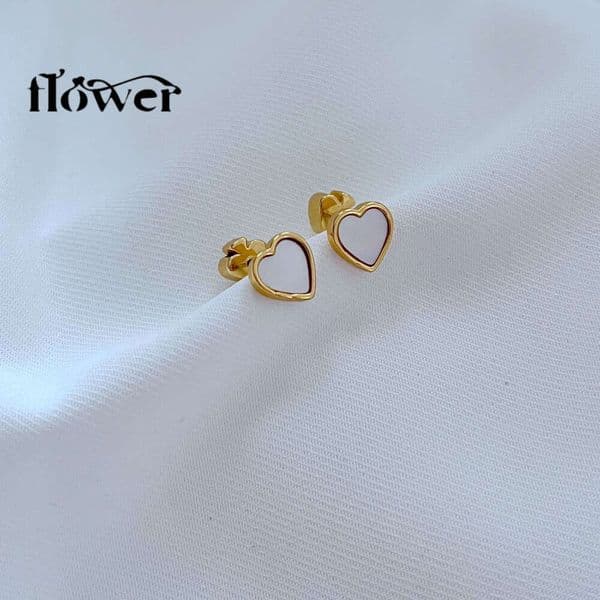 French-style sweet heart-shaped gold-plated earrings with gold edges natural ocean shells, minimalist and elegant, 22 new products