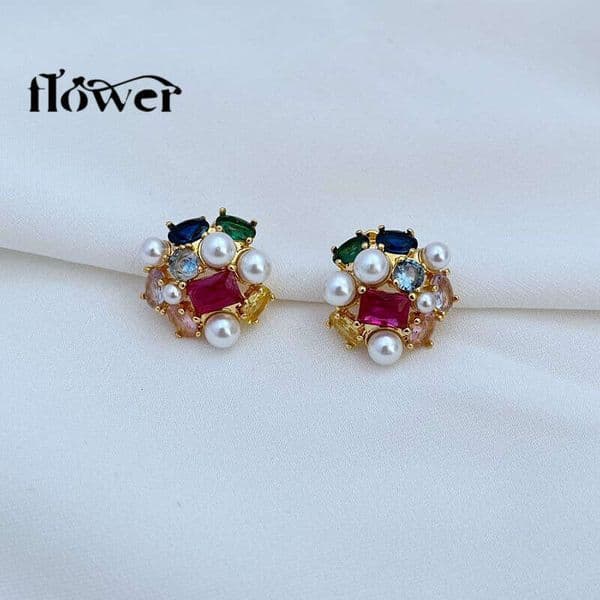 Exquisite elegant style, gentle and graceful, pearl inlaid with colorful zircon design earrings