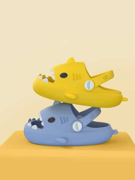 Unisex Shark Slide Sandals Summer Couple s Soft Clogs Indoor/Outdoor Platform Slippers for Men and Women S251230