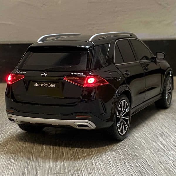 124 Benz GLE350 Off Road SUV Alloy Metal Diecast Model Car Indoor Desktop Decoration Display Ornaments Holiday Present For Boys R251209