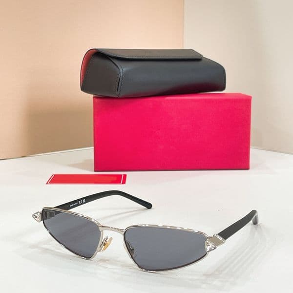 Luxury Designers Womens Sunglasses For Women Men Sun Glasses Mens VG0035S Designer Fashion Style Protects Eyes Random Box