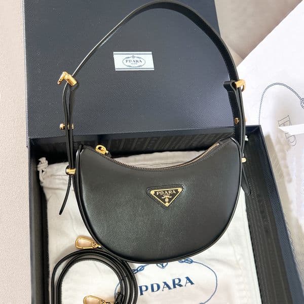 Designer bag Luxury bag Crescent bag Arqwe Fashion armpit bag Classic handbag Black Crossbody bag 3 in 1 cowhide shoulder bag Classic black Dumpling bag Curved bag