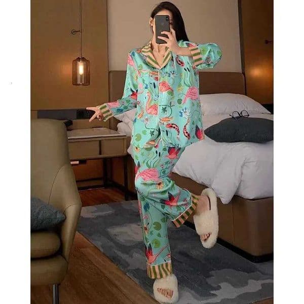 Pajamas for Women in Spring and Summer Long Sleeved Flower and Bird Patterns High-end New Luxurious Sexy Comfortable Home Decor C260327