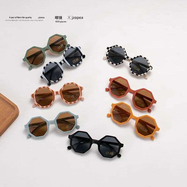 Children's glasses are fashionable with multiple baby sunglasses, while children's sunglasses have summer frame S260326