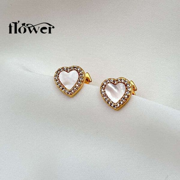 Fashionable elegant, fresh natural, women's exquisite earrings with inlaid natural shells and sweet heart-shaped design