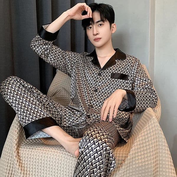 Pajamas Men Spring Summer Thin Ice Silk Luxurious Loose Fitting Home Wear Suit Male Satin Pyjamas Set Night Pajamas Set Men 260326