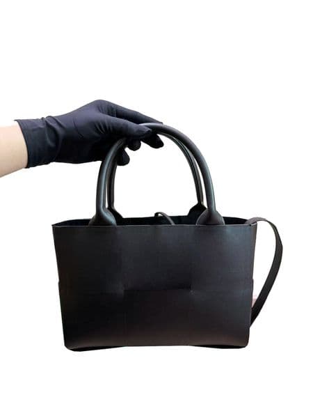 20240208 Designer Shoulder Bag The latest handbag Fashion Classic Handbag Fashion bag
