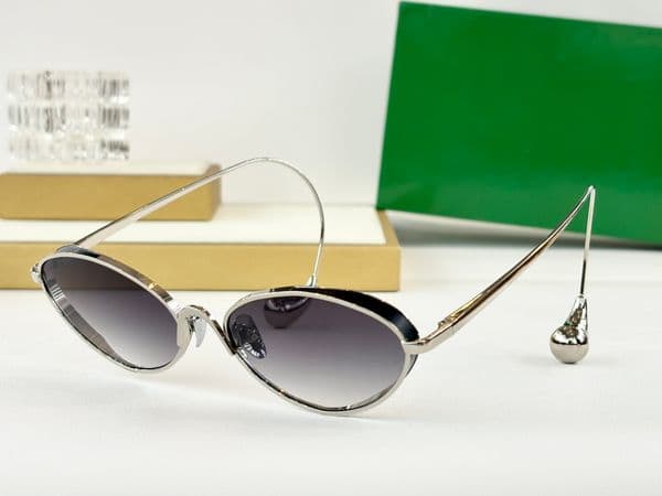 Fashion Sunglasses For Men Women 2037 Summer Designer Stylish High Street Style Anti-Ultraviolet Retro Plate CR39 Oval Full Frame Glasses Random Box