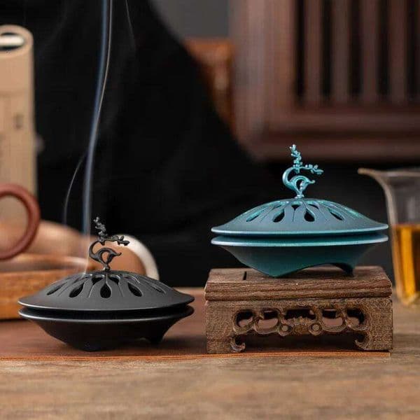 Luxury Alloy Zen Burner for Sandalwood Coil Incense Auspicious Deer Cover Metal Ash Collector with Mesh Home Ornament 26L0328