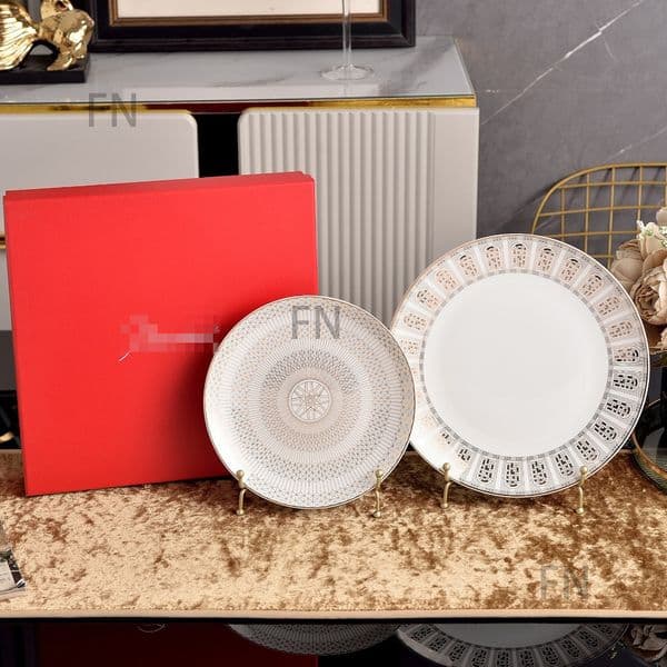 Elegant European Bone China Plate, Luxury Design, Ideal for Home Dining, Special Occasions, Office, or Gift, High-Quality & Durable